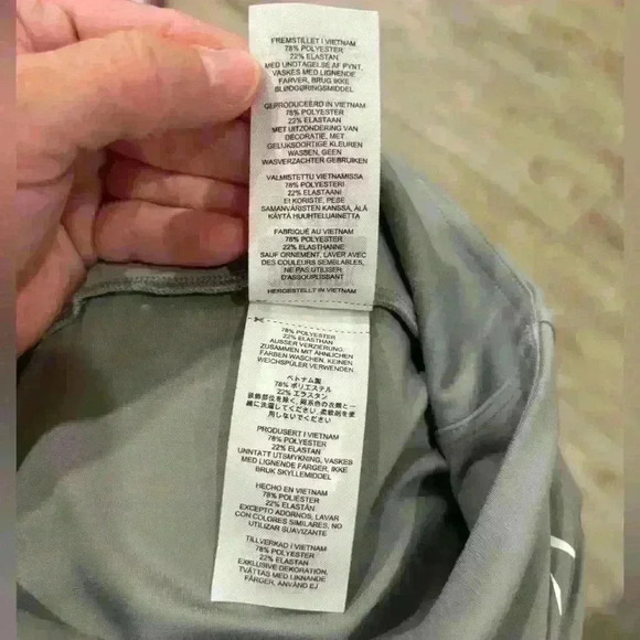 Gymshark light grey active leggings size medium - Picture 7 of 7